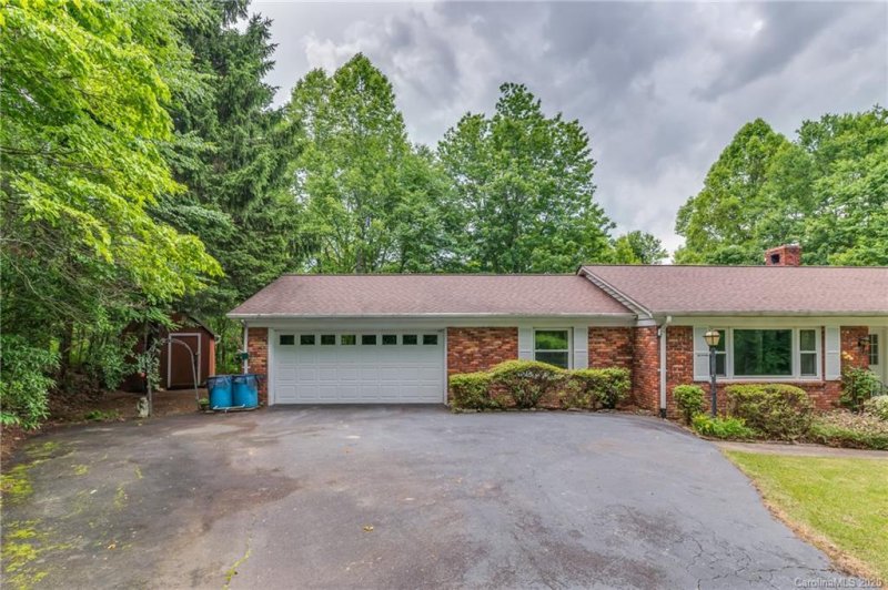 Property image 4 at 1223 Kanuga Ridge Road, Hendersonville, NC 28739