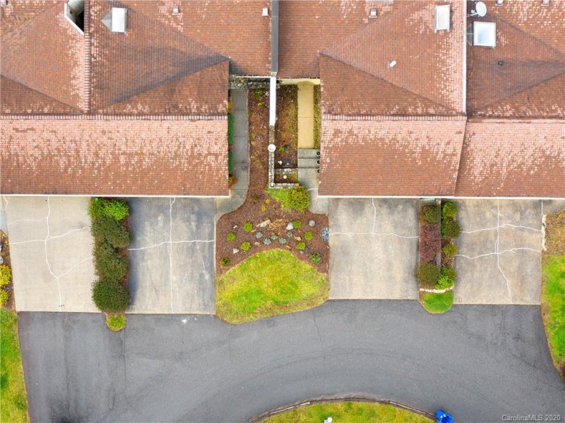 Property image 4 at 602 Timber Lane, Asheville, NC 28804