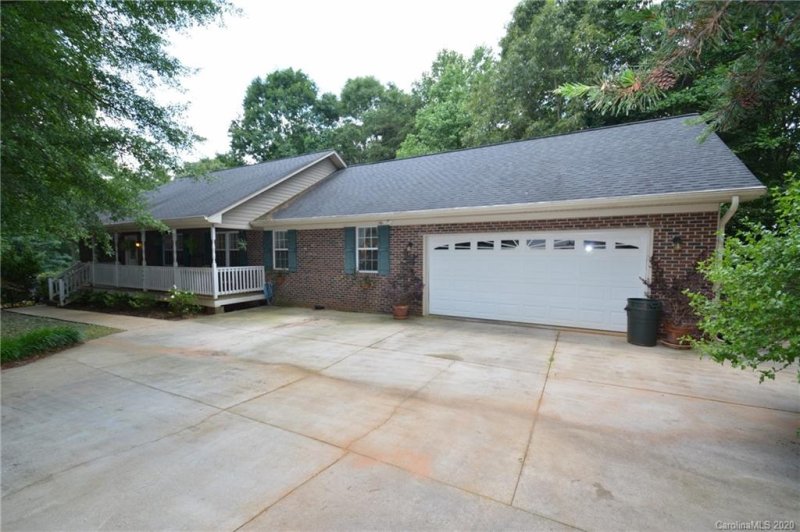 Property image 2 at 2597 Carriage Lane, Lincolnton, NC 28092