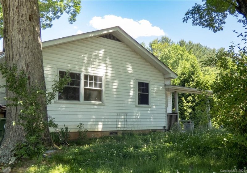 Property image 2 at 28 Oteen Park Place, Asheville, NC 28805