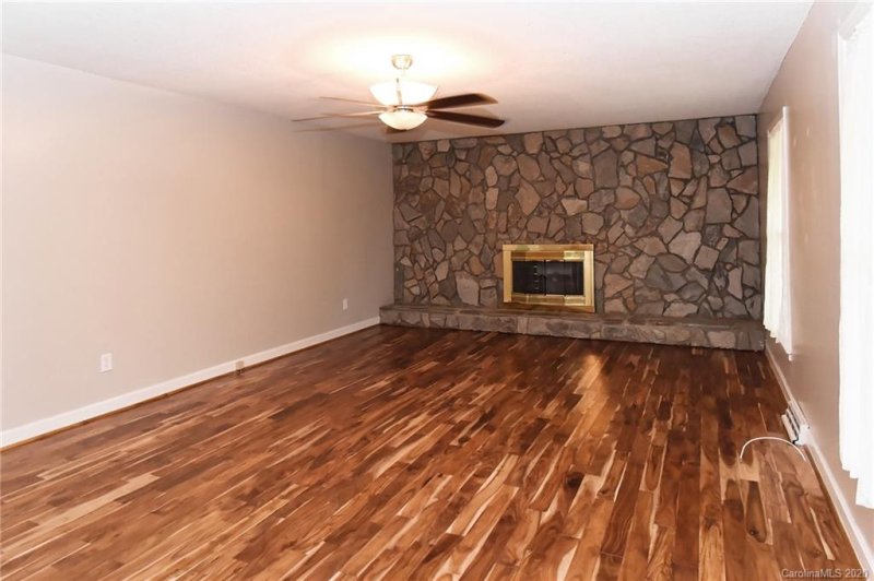 Property image 4 at 210 Crestview Drive, Lincolnton, NC 28092