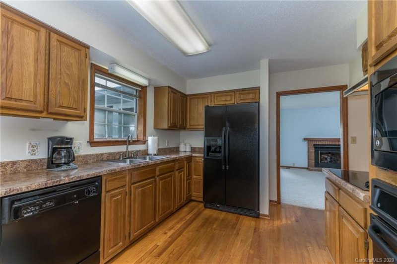 Property image 5 at 14 Park Avenue, Asheville, NC 28803