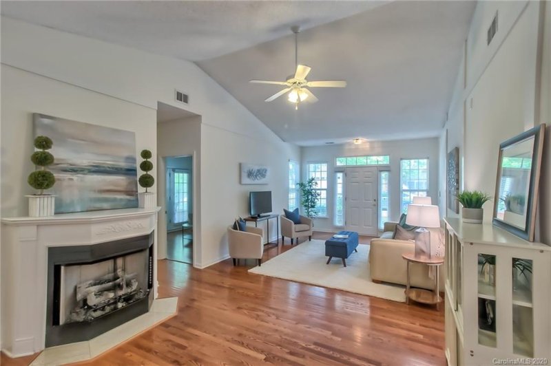 Property image 3 at 9513 Duckhorn Drive, Charlotte, NC 28277