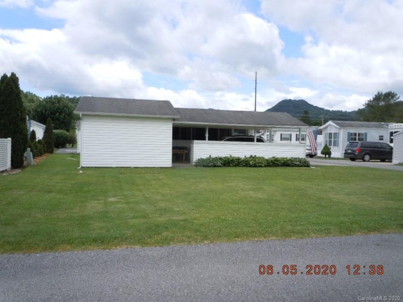 Property image 2 at 11 Strollers Lane, Waynesville, NC 28785