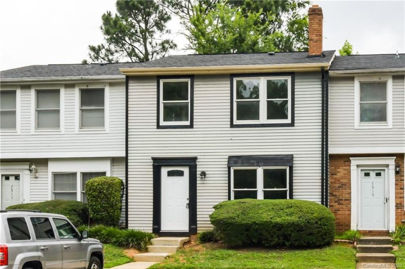 7513 Holly Grove Court