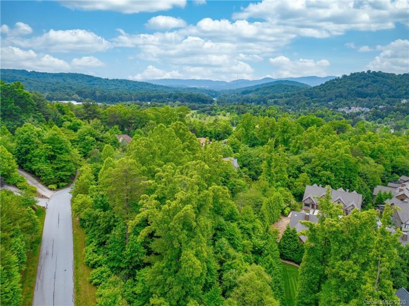 Property image 3 at 93 Village Pointe Lane, Asheville, NC 28803