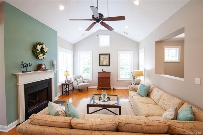 Property image 3 at 10725 Vicino Court, Matthews, NC 28105