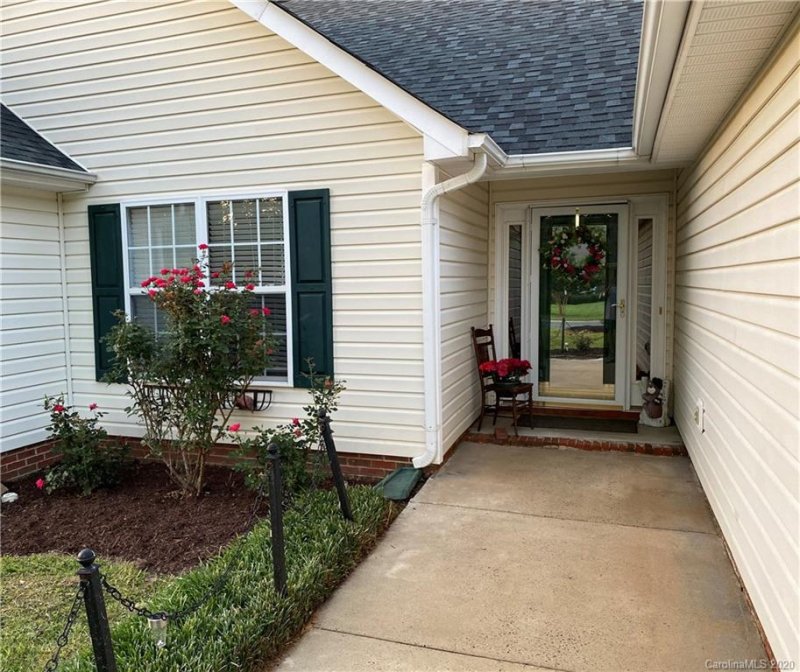 Property image 2 at 2007 Westminster Lane, Matthews, NC 28104