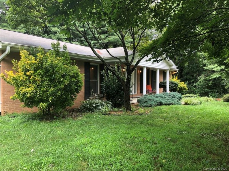 Property image 2 at 316 Melissa Way, Hendersonville, NC 28791