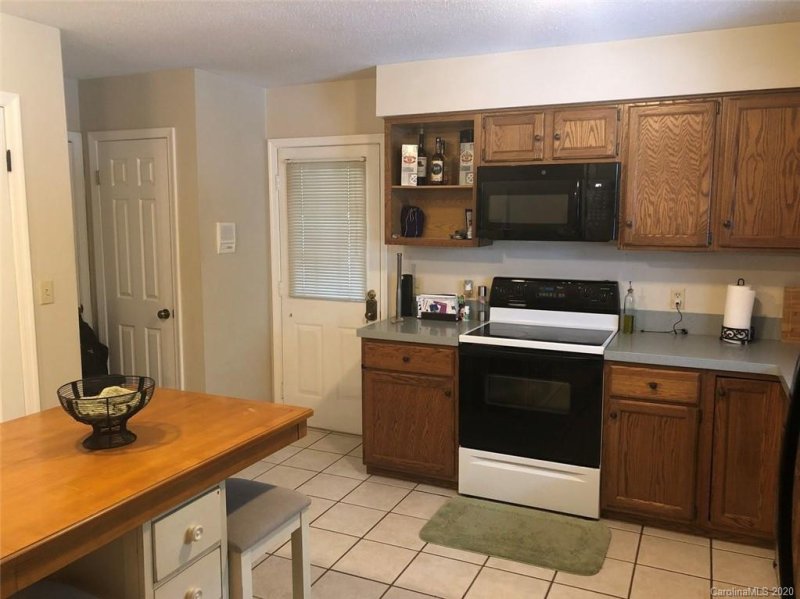 Property image 4 at 316 Melissa Way, Hendersonville, NC 28791