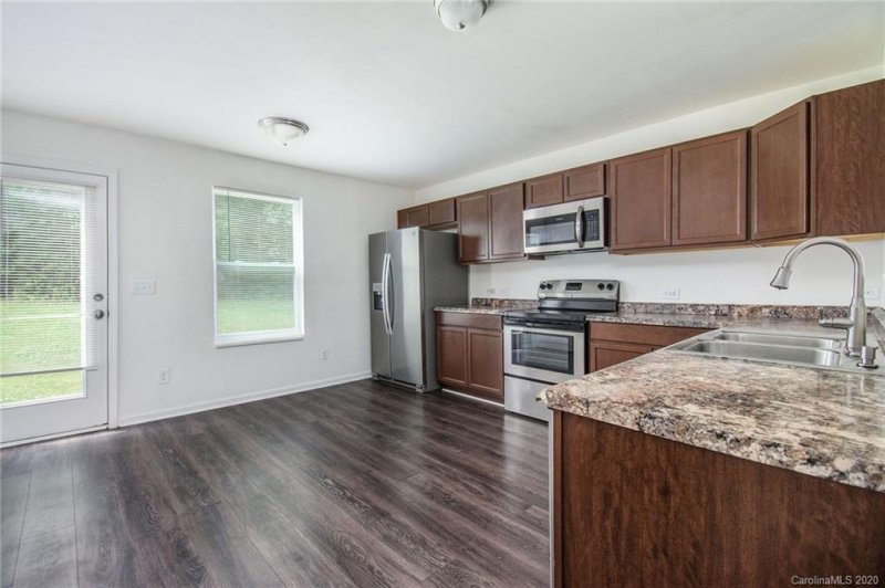 Property image 2 at 820 Sherman Street, Gastonia, NC 28052