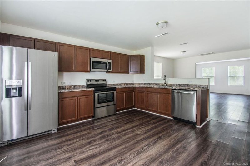 Property image 4 at 820 Sherman Street, Gastonia, NC 28052