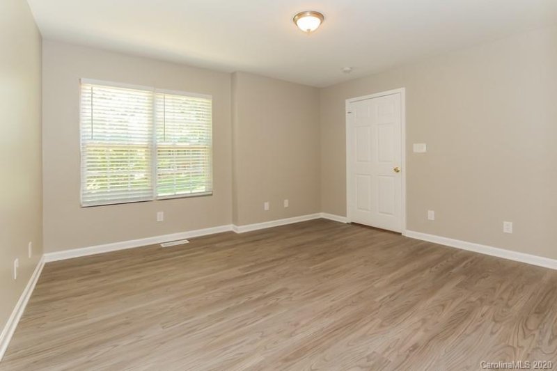 Property image 3 at 2711 Kendrick Drive, Charlotte, NC 28214