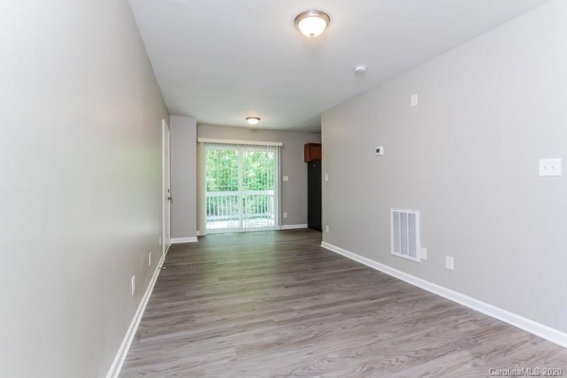 Property image 4 at 2711 Kendrick Drive, Charlotte, NC 28214