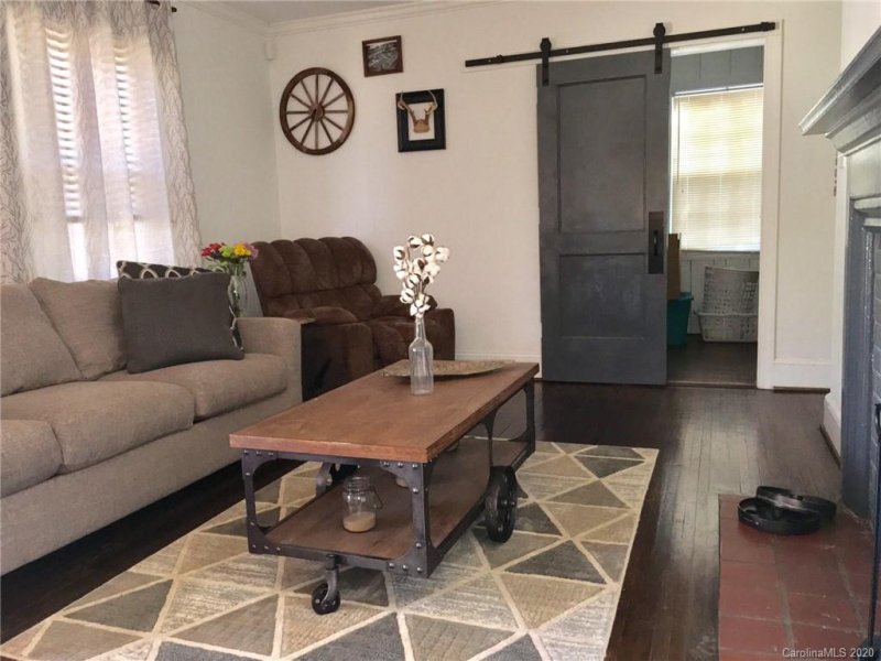 Property image 3 at 2301 Remount Road, Charlotte, NC 28208