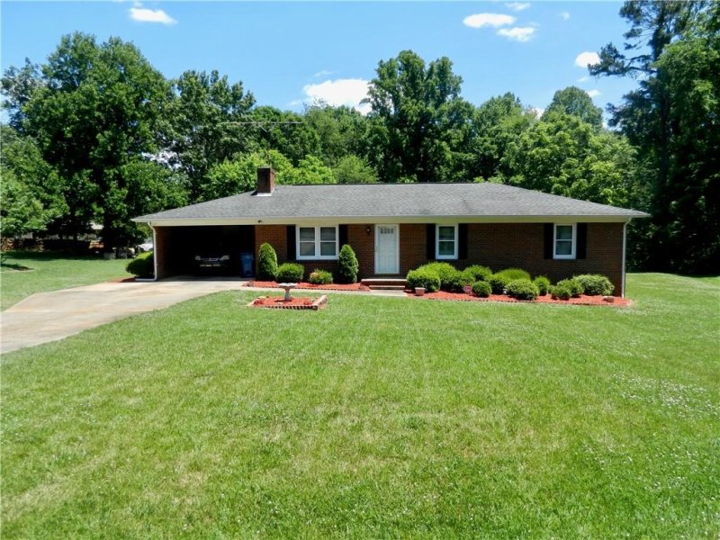 Property image 2 at 1744 Hamilton Street, Hickory, NC 28602