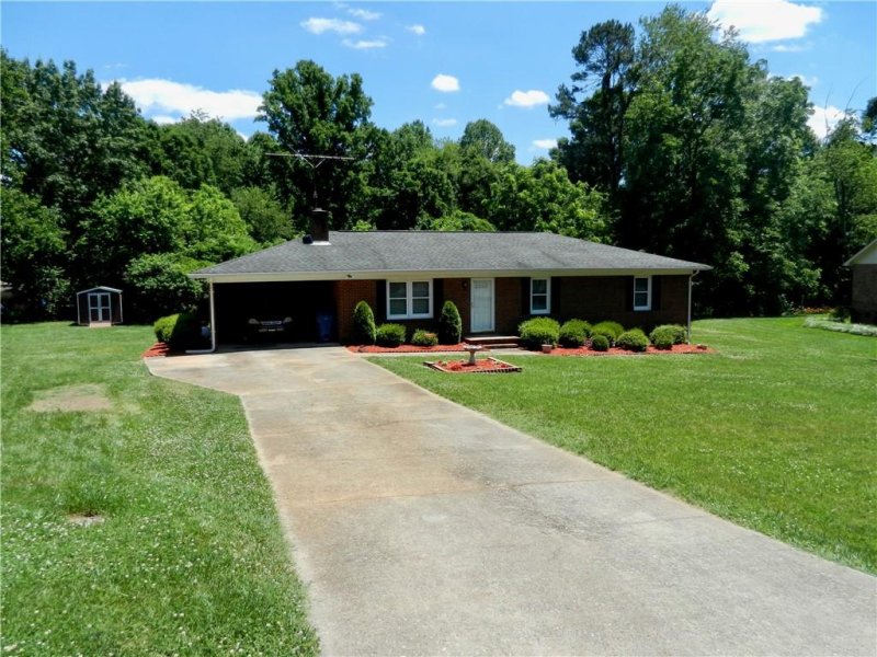 Property image 3 at 1744 Hamilton Street, Hickory, NC 28602