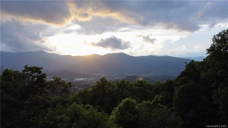 Property image 4 at 351 Weatherwatch Lane, Waynesville, NC 28786