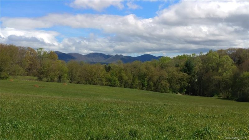 Property image 3 at 18 Baxter Woods Lane, Candler, NC 28715