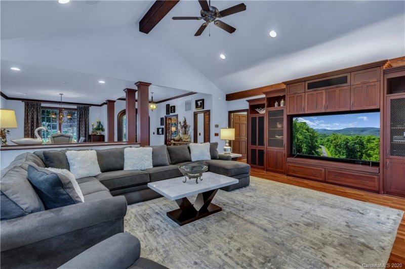 Property image 4 at 750 Solomon Circle, Hendersonville, NC 28739