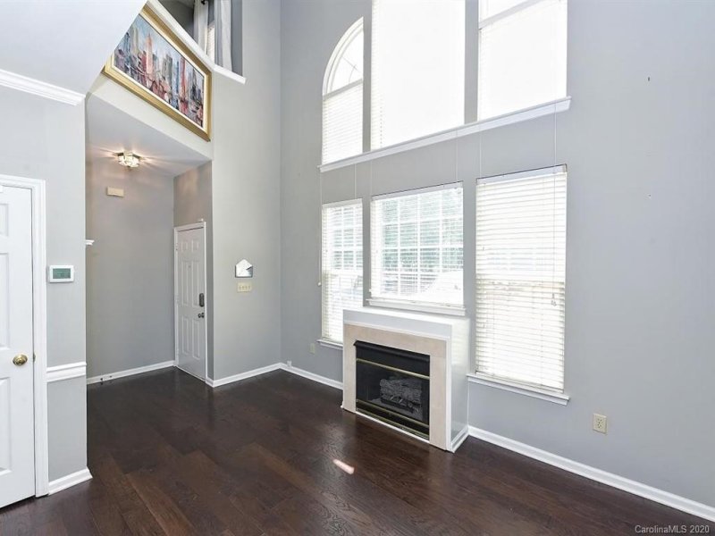 Property image 2 at 1297 E Woodlawn Road, Charlotte, NC 28209