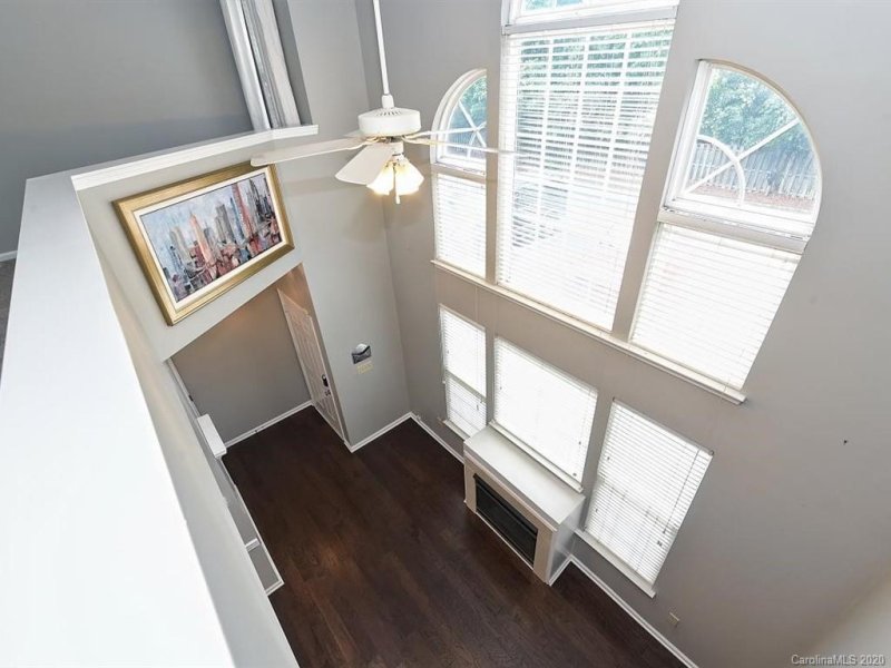 Property image 4 at 1297 E Woodlawn Road, Charlotte, NC 28209