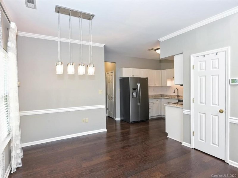 Property image 5 at 1297 E Woodlawn Road, Charlotte, NC 28209