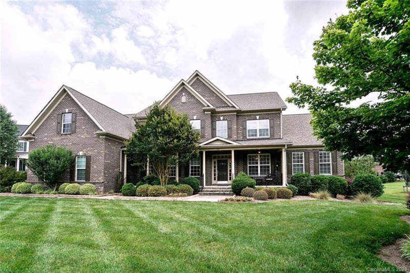 728 Ridgelake Drive
