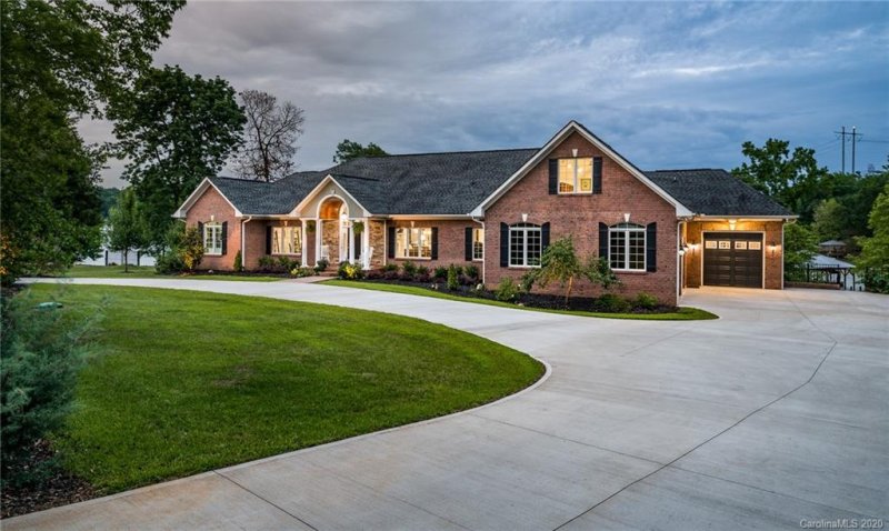 5730 Griffin Point