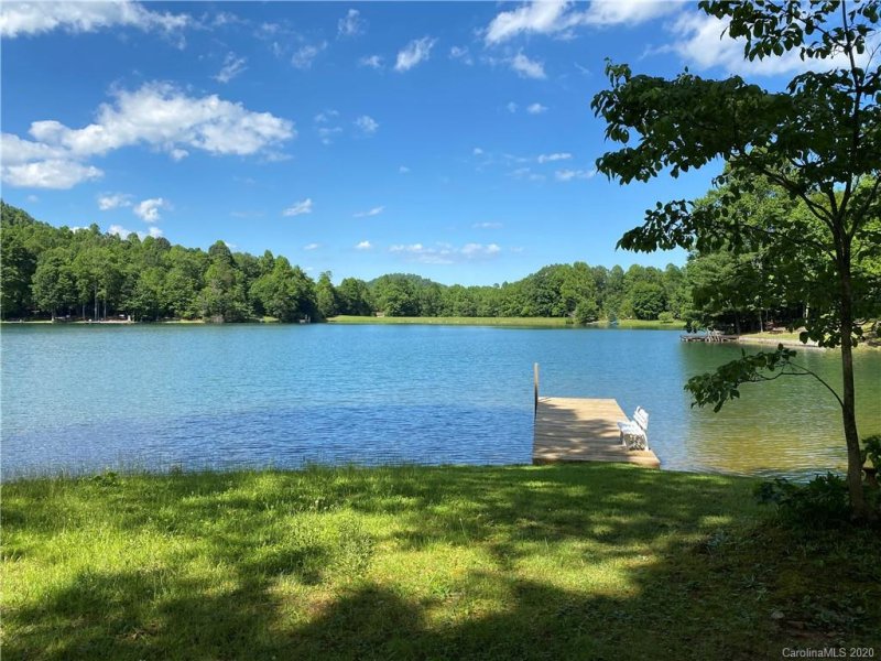 Property image 2 at 905 Haven Drive, Saluda, NC 28773