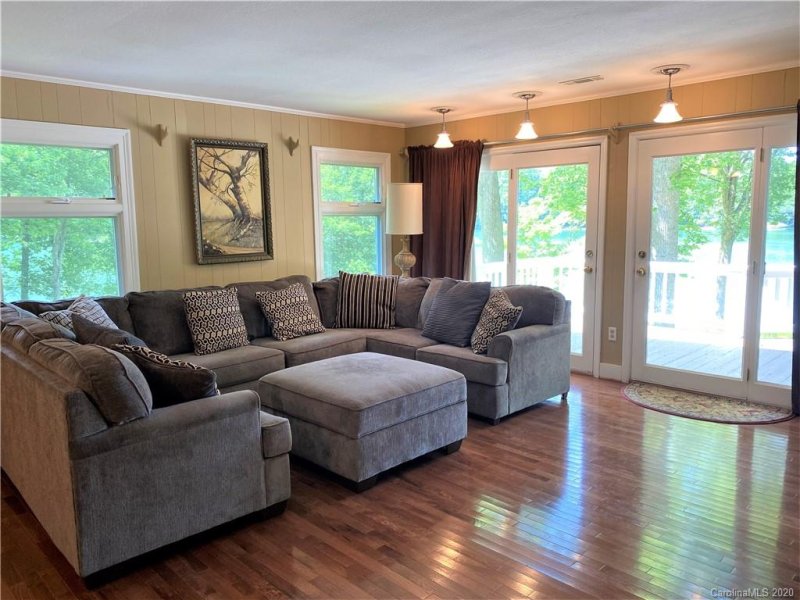 Property image 3 at 905 Haven Drive, Saluda, NC 28773