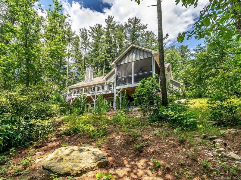 Property image 2 at 102 Virginia Avenue, Hendersonville, NC 28739