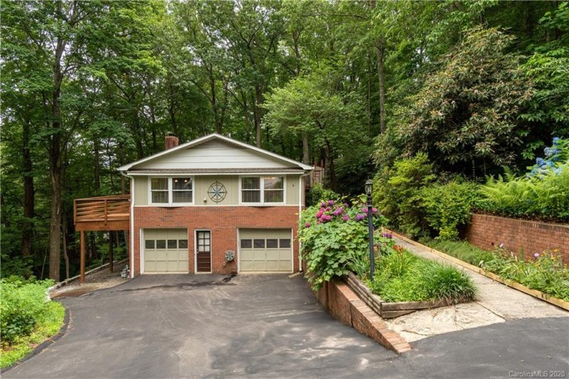 Property image 2 at 8 Galax Lane, Hendersonville, NC 28791