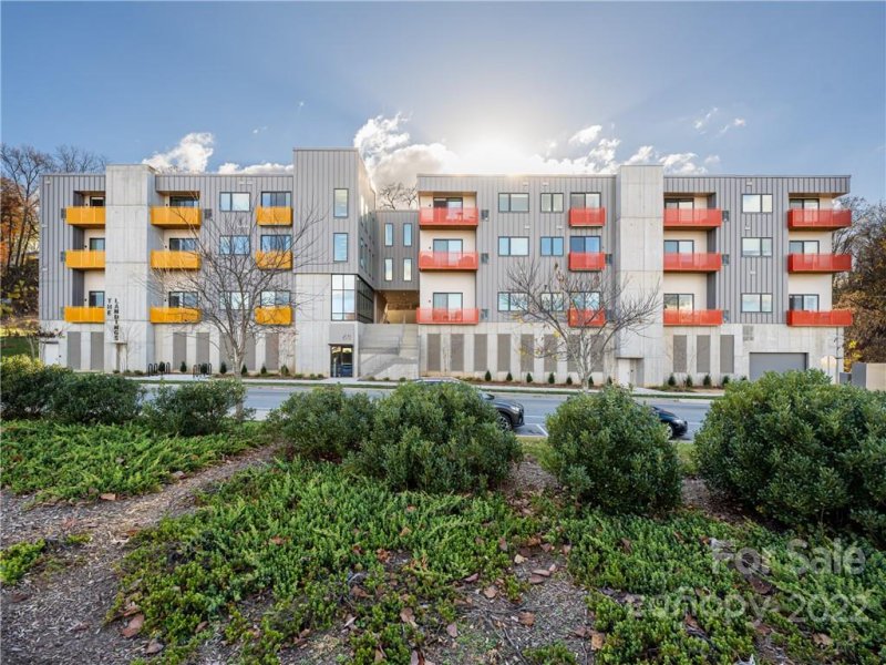 Property image 2 at 68 Craven Street, Asheville, NC 28806