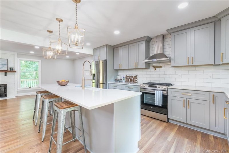 Property image 3 at 1901 Summerhill Drive, Charlotte, NC 28212