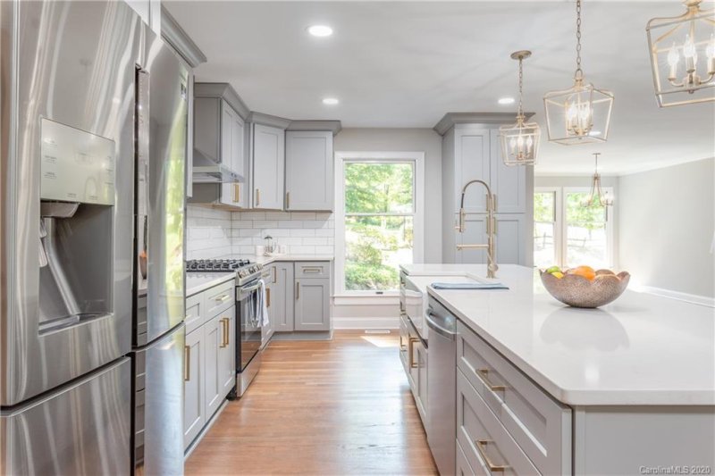 Property image 5 at 1901 Summerhill Drive, Charlotte, NC 28212