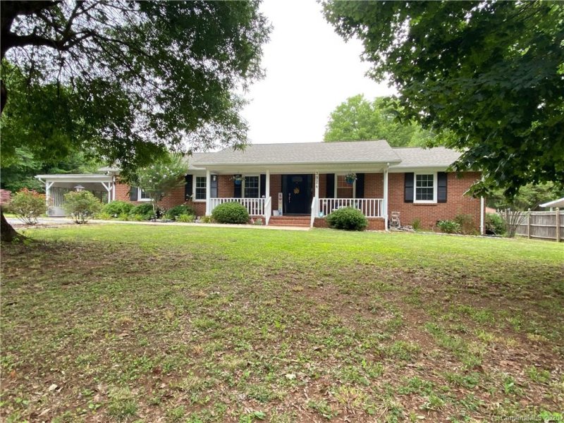 Property image 2 at 3924 Harrisburg Drive, Harrisburg, NC 28075