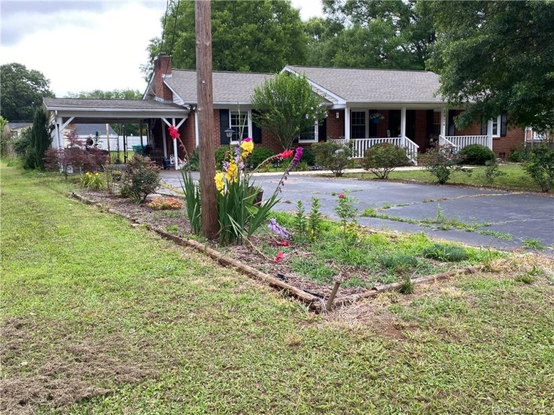 Property image 3 at 3924 Harrisburg Drive, Harrisburg, NC 28075