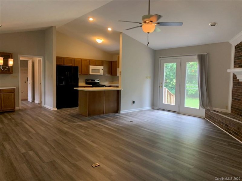 Property image 3 at 20814 Lagoona Drive, Cornelius, NC 28031