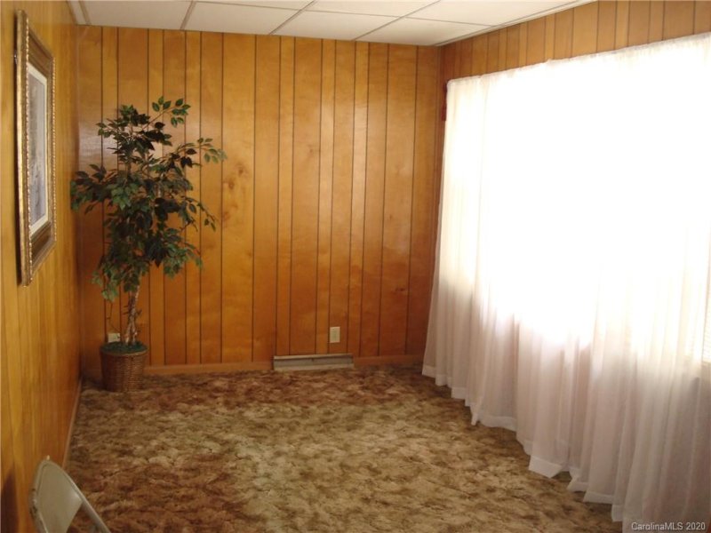 Property image 5 at 908 W 6th Avenue, Gastonia, NC 28052