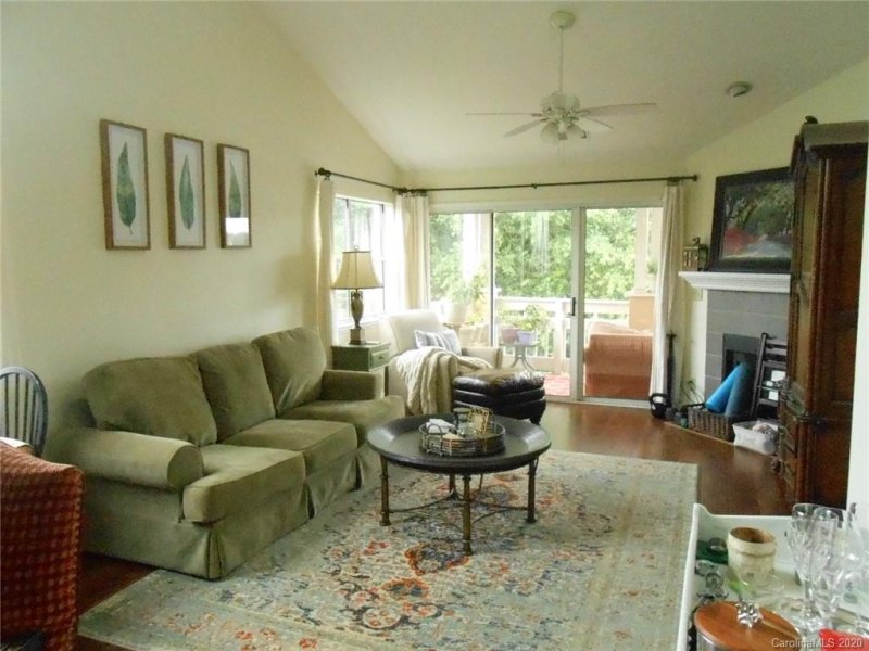 Property image 2 at 18009 Kings Point Drive, Cornelius, NC 28031