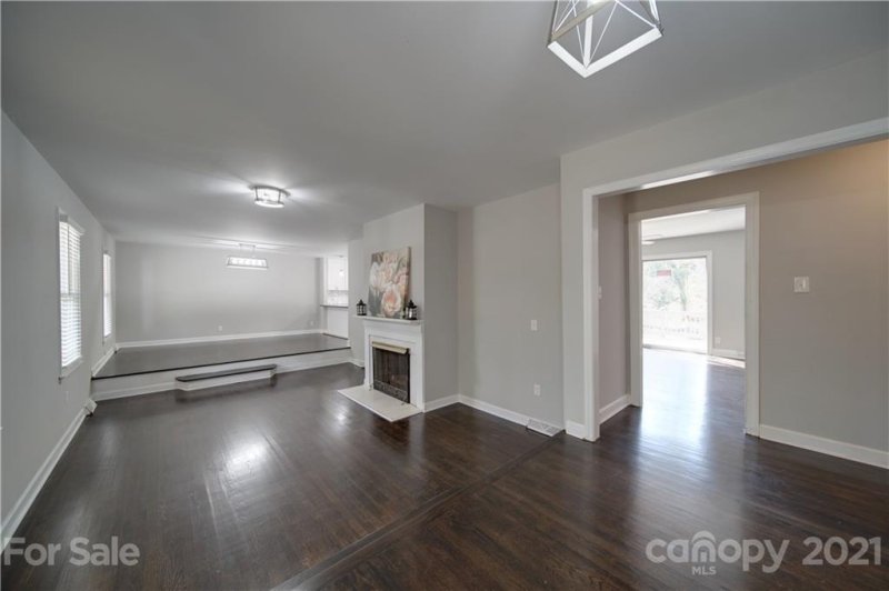 Property image 3 at 9015 Whispering Pines Lane, Charlotte, NC 28217