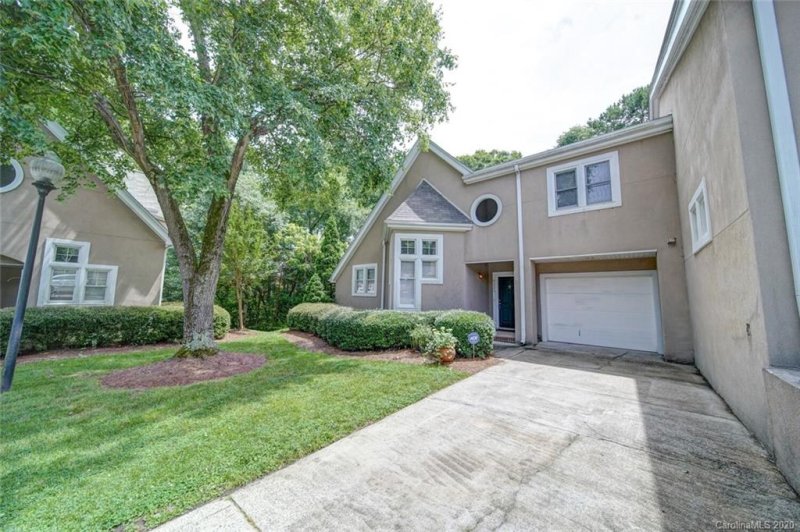 Property image 3 at 9226 Ravenwing Drive, Charlotte, NC 28262