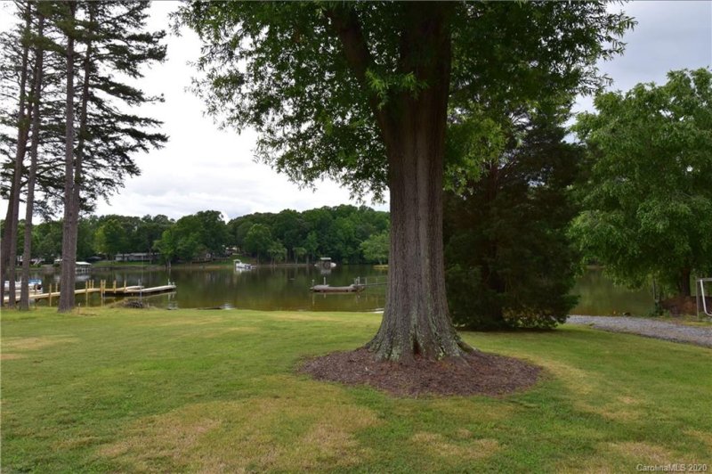 Property image 2 at 140 Morgan Bluff Road, Mooresville, NC 28117