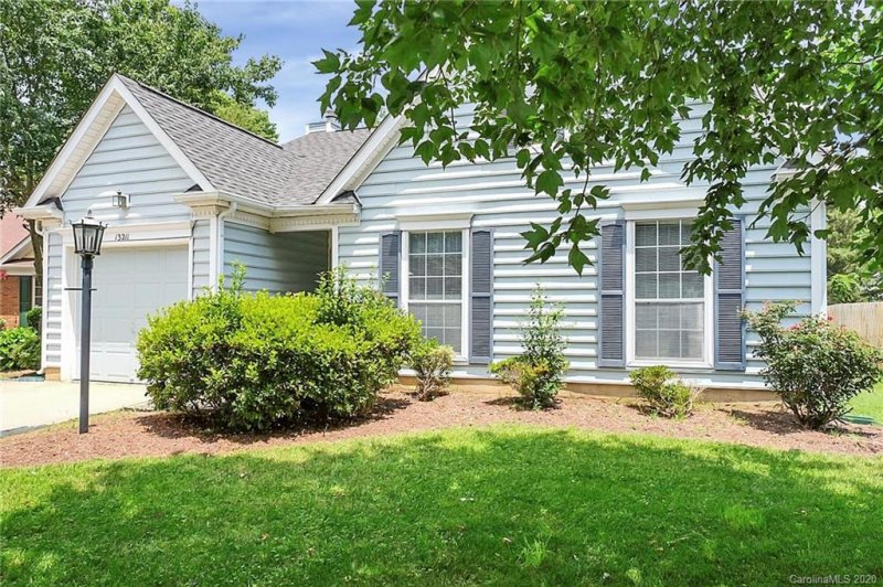 Property image 2 at 13211 Tuttlebee Court, Charlotte, NC 28273
