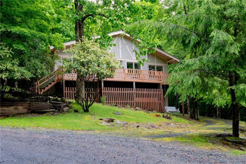 1028 Charter Hills Road