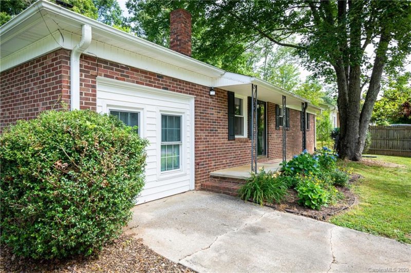 Property image 2 at 12 Woodhaven Drive, Arden, NC 28704