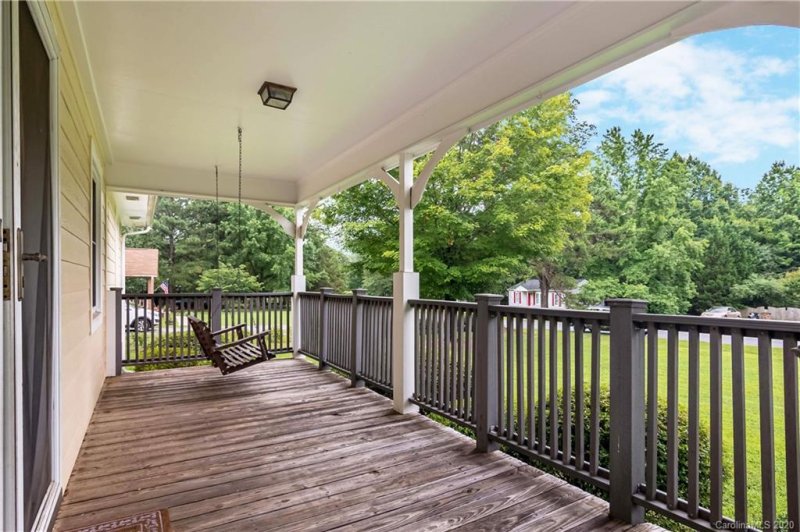 Property image 2 at 317 Catawba Circle, Matthews, NC 28104