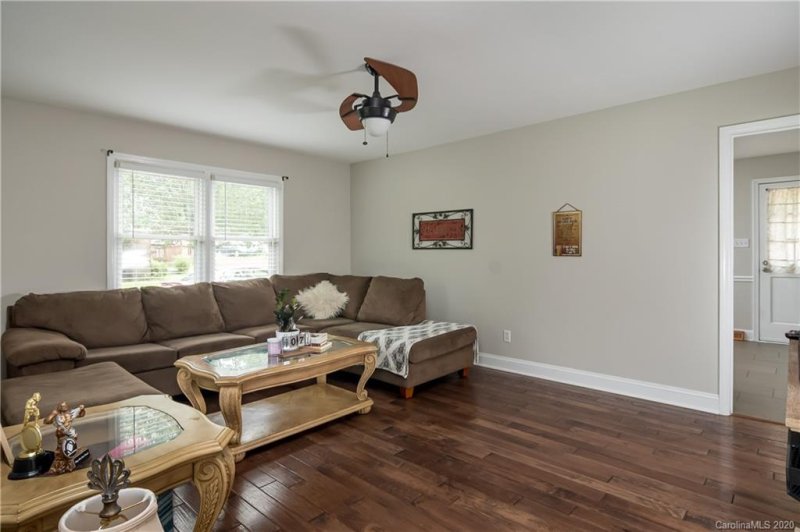 Property image 3 at 317 Catawba Circle, Matthews, NC 28104