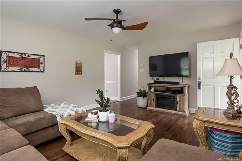 Property image 5 at 317 Catawba Circle, Matthews, NC 28104